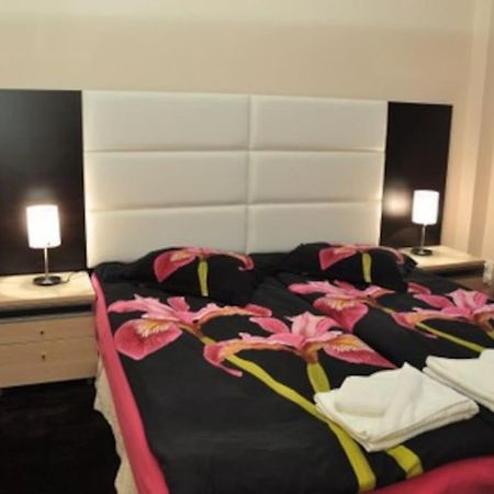 Alegra Apartment In Sofia Downtown Eksteriør bilde