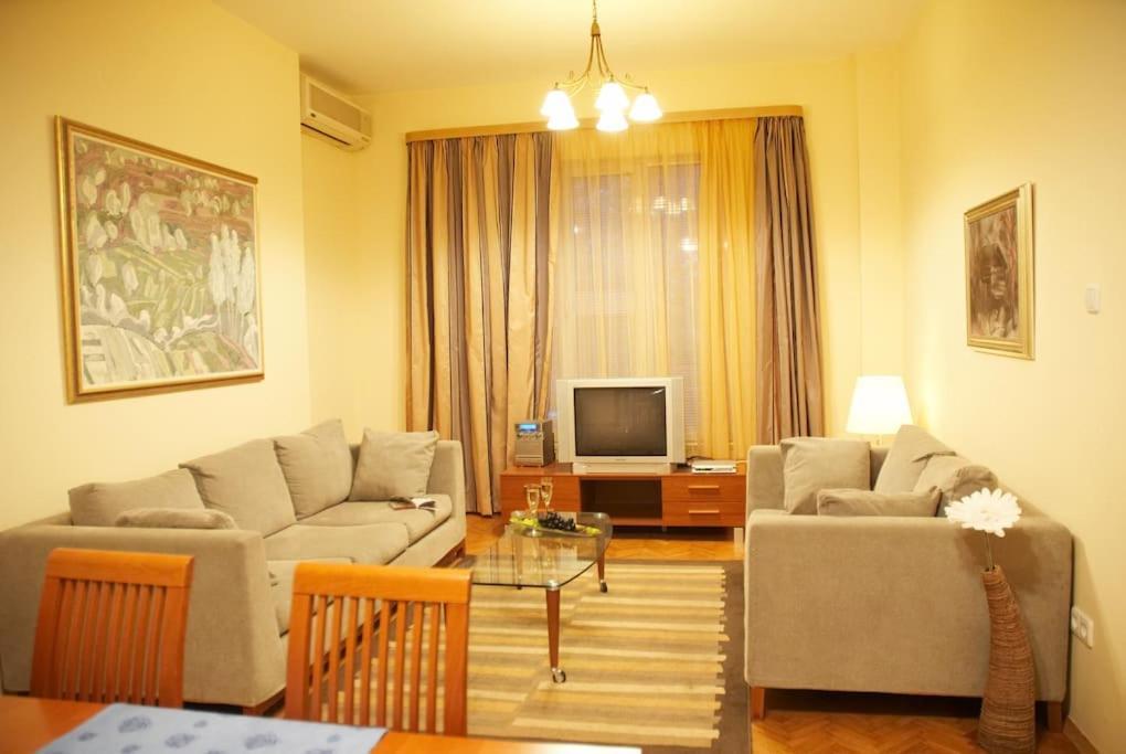 Alegra Apartment In Sofia Downtown Eksteriør bilde